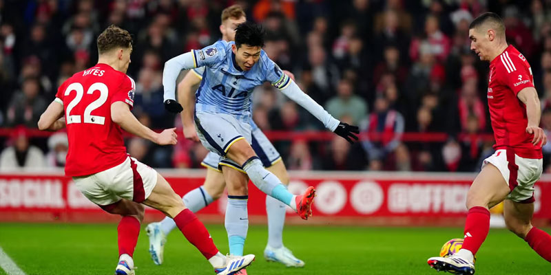 Nottingham Forest đã tạo ra bất ngờ trước Tottenham hồi đầu mùa