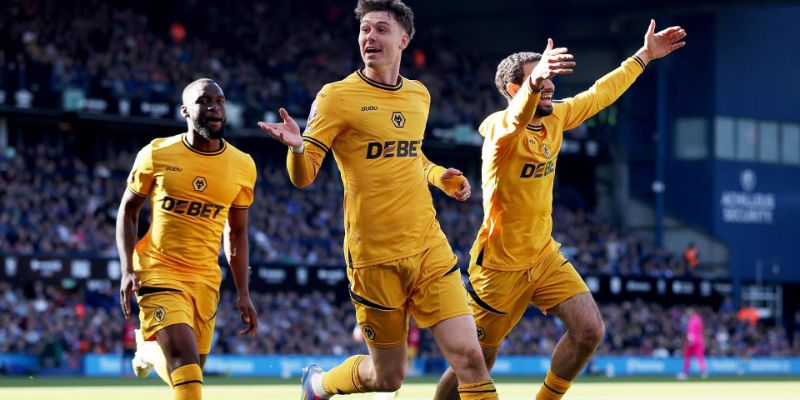 Wolves đã có một mùa giải vất vả